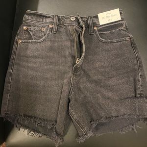 Abercrombie dad short in black (with tag)